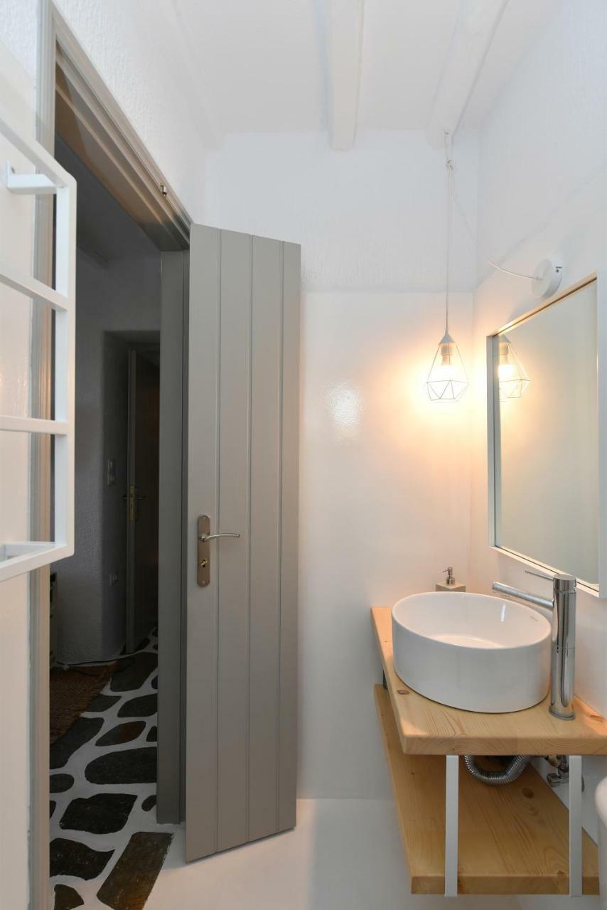 Santa Flora 3 Bedroom House A ParikiaaS Edge Parikia  Exterior photo